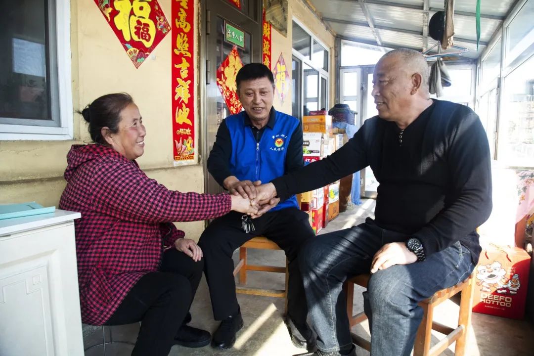 小城镇马路村“百姓说事点”信息员的成功化解一起邻里纠纷。.jpg
