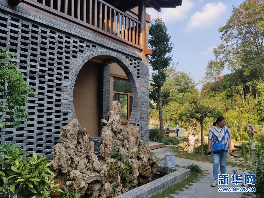 （走向我們的小康生活·圖文互動）（1）游客來了，小康近了——生態旅游引領湖北山區蝶變二三事